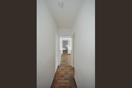 Corredor de casa para alugar com 2 quartos, 250m² em Jardim Oliveiras, Taboão da Serra