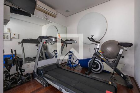 Casa à venda com 400m², 4 quartos e 3 vagas Casa à venda com 400m², 4 quartos e 3 vagasQuintal - Academia