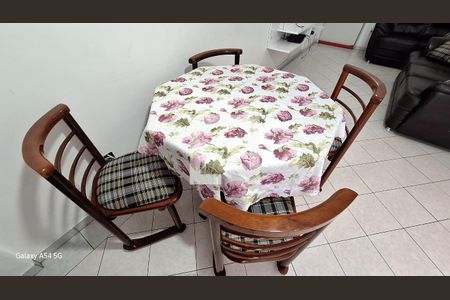 Detalhe da sala de apartamento para alugar com 1 quarto, 57m² em Guilhermina, Praia Grande