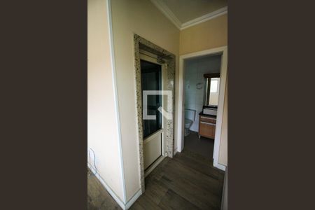 Casa de condomínio à venda com 300m², 4 quartos e 3 vagasElevador