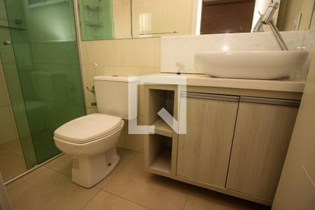 Casa de condomínio à venda com 300m², 4 quartos e 3 vagasBanheiro 2