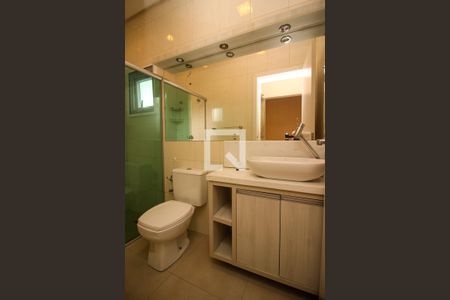 Casa de condomínio à venda com 300m², 4 quartos e 3 vagasBanheiro 2