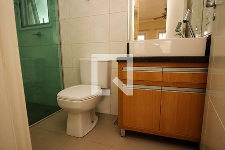 Casa de condomínio à venda com 300m², 4 quartos e 3 vagasBanheiro 1