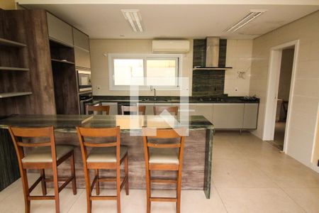 Casa de condomínio à venda com 300m², 4 quartos e 3 vagasCozinha