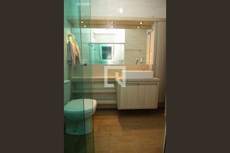 Casa de condomínio à venda com 300m², 4 quartos e 3 vagasBanheiro de serviço