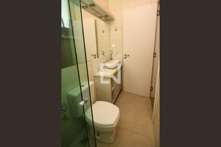 Casa de condomínio à venda com 300m², 4 quartos e 3 vagasBanheiro 2