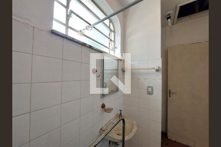 Casa para alugar com 450m², 3 quartos e 2 vagas Casa para alugar com 450m², 3 quartos e 2 vagasBanheiro da Edícula
