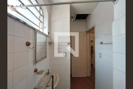 Casa para alugar com 450m², 3 quartos e 2 vagas Casa para alugar com 450m², 3 quartos e 2 vagasBanheiro da Edícula