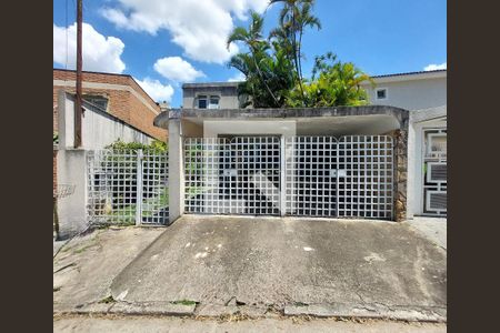 Casa para alugar com 450m², 3 quartos e 2 vagas Casa para alugar com 450m², 3 quartos e 2 vagasFachada