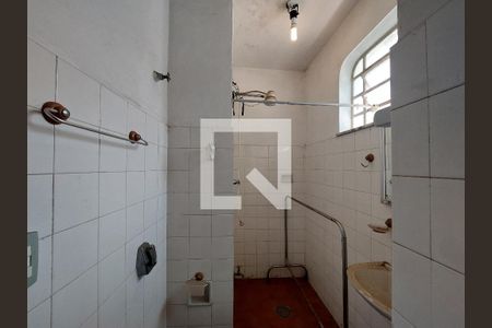 Casa para alugar com 450m², 3 quartos e 2 vagas Casa para alugar com 450m², 3 quartos e 2 vagasBanheiro da Edícula