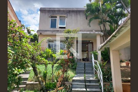 Casa para alugar com 450m², 3 quartos e 2 vagas Casa para alugar com 450m², 3 quartos e 2 vagasFachada interna