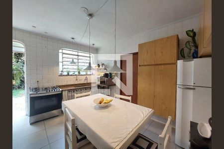 Casa para alugar com 450m², 3 quartos e 2 vagas Casa para alugar com 450m², 3 quartos e 2 vagasCozinha