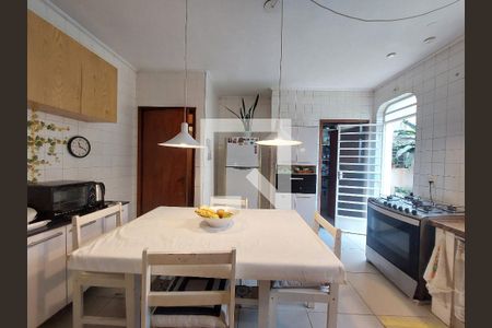 Casa para alugar com 450m², 3 quartos e 2 vagas Casa para alugar com 450m², 3 quartos e 2 vagasCozinha