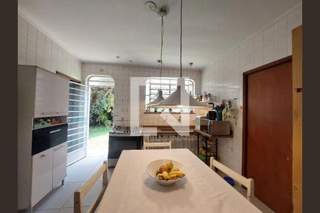 Casa para alugar com 450m², 3 quartos e 2 vagas Casa para alugar com 450m², 3 quartos e 2 vagasCozinha