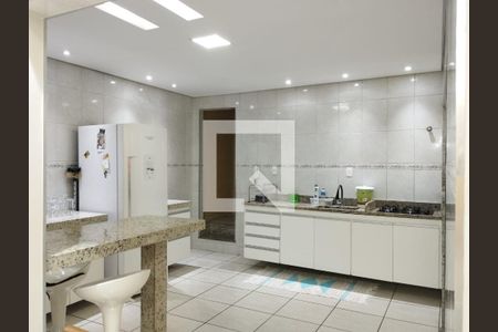 Casa à venda com 200m², 3 quartos e 4 vagas Casa à venda com 200m², 3 quartos e 4 vagasCozinha