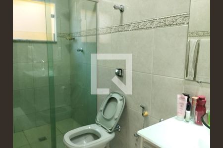 Casa à venda com 200m², 3 quartos e 4 vagas Casa à venda com 200m², 3 quartos e 4 vagasBanheiro