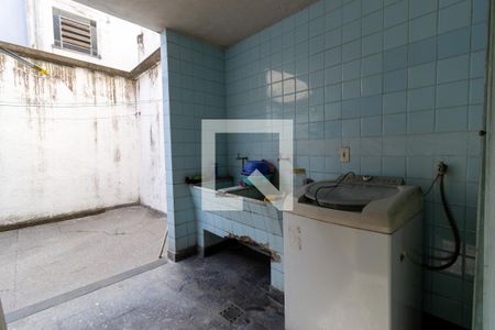 Casa à venda com 200m², 4 quartos e 2 vagas Casa à venda com 200m², 4 quartos e 2 vagasÁrea de Serviço