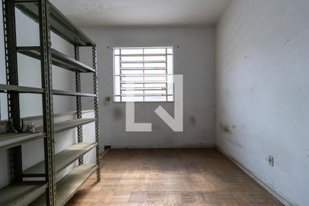 Casa à venda com 200m², 4 quartos e 2 vagas Casa à venda com 200m², 4 quartos e 2 vagasQuarto de Serviço