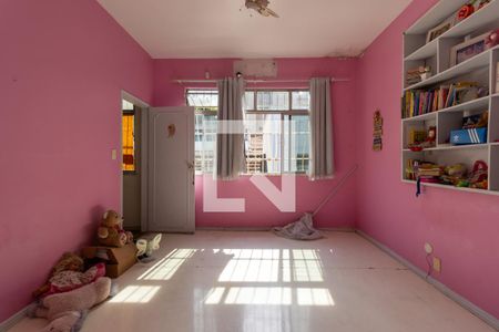 Casa à venda com 200m², 4 quartos e 2 vagas Casa à venda com 200m², 4 quartos e 2 vagasQuarto 4