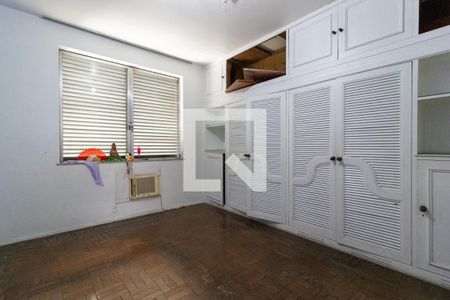 Casa à venda com 200m², 4 quartos e 2 vagas Casa à venda com 200m², 4 quartos e 2 vagasQuarto Suite