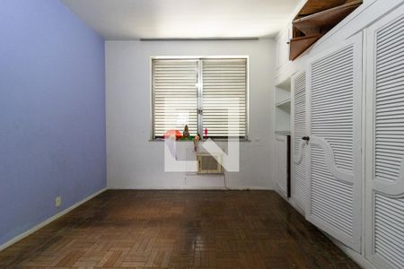 Casa à venda com 200m², 4 quartos e 2 vagas Casa à venda com 200m², 4 quartos e 2 vagasQuarto Suite