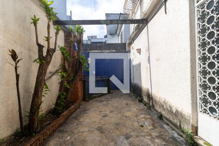 Casa à venda com 200m², 4 quartos e 2 vagas Casa à venda com 200m², 4 quartos e 2 vagasQuintal - Churrasqueira