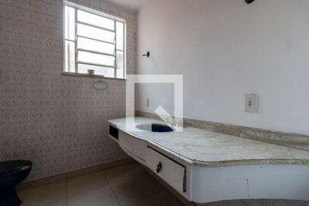 Casa à venda com 200m², 4 quartos e 2 vagas Casa à venda com 200m², 4 quartos e 2 vagasBanheiro Suite