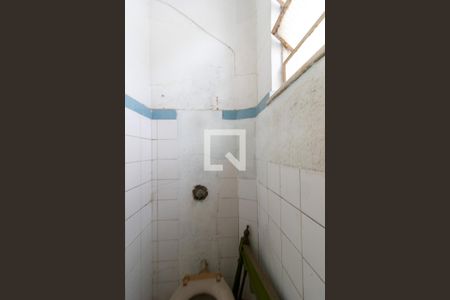 Casa à venda com 200m², 4 quartos e 2 vagas Casa à venda com 200m², 4 quartos e 2 vagasBanheiro de Serviço