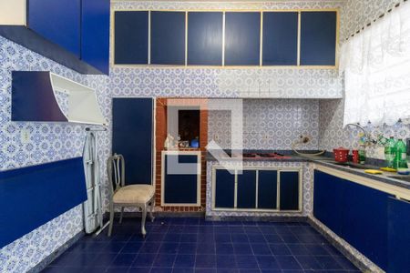 Casa à venda com 200m², 4 quartos e 2 vagas Casa à venda com 200m², 4 quartos e 2 vagasCozinha