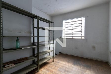 Casa à venda com 200m², 4 quartos e 2 vagas Casa à venda com 200m², 4 quartos e 2 vagasQuarto de Serviço