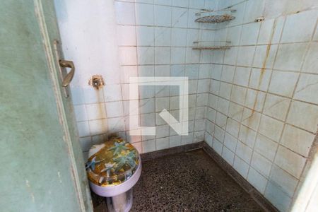 Casa à venda com 200m², 4 quartos e 2 vagas Casa à venda com 200m², 4 quartos e 2 vagasBanheiro de Serviço