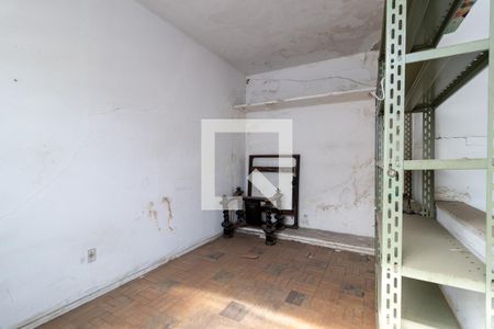 Casa à venda com 200m², 4 quartos e 2 vagas Casa à venda com 200m², 4 quartos e 2 vagasQuarto de Serviço