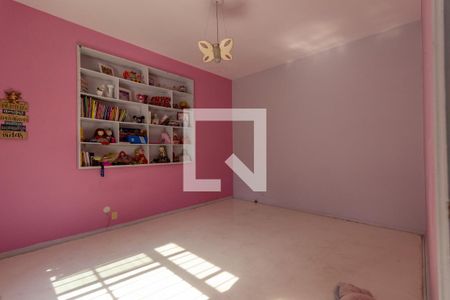 Casa à venda com 200m², 4 quartos e 2 vagas Casa à venda com 200m², 4 quartos e 2 vagasQuarto 4