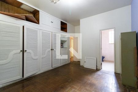 Casa à venda com 200m², 4 quartos e 2 vagas Casa à venda com 200m², 4 quartos e 2 vagasQuarto Suite