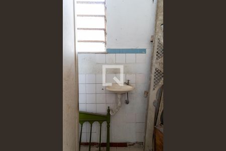 Casa à venda com 200m², 4 quartos e 2 vagas Casa à venda com 200m², 4 quartos e 2 vagasBanheiro de Serviço