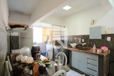 Apartamento para alugar com 64m², 2 quartos e sem vagaCozinha e Área de Serviço