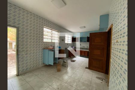Casa à venda com 403m², 5 quartos e 5 vagasCozinha