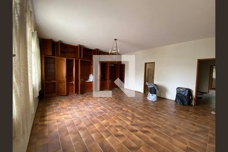 Casa à venda com 403m², 5 quartos e 5 vagasQuarto 4