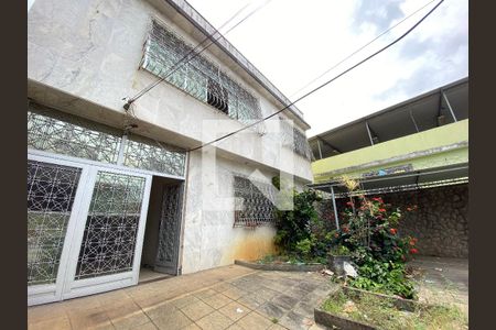 Casa à venda com 403m², 5 quartos e 5 vagasFrente