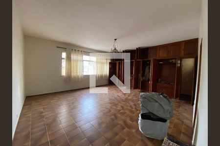 Casa à venda com 403m², 5 quartos e 5 vagasQuarto 4