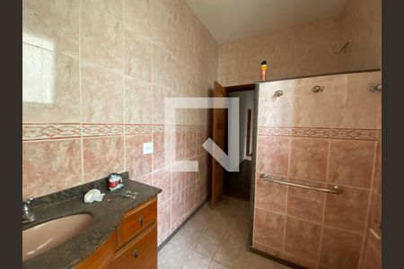 Casa à venda com 403m², 5 quartos e 5 vagasBanheiro 2