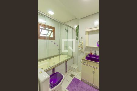 Casa à venda com 476m², 4 quartos e 6 vagas Casa à venda com 476m², 4 quartos e 6 vagasBanheiro da Suíte 1