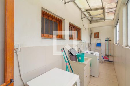 Casa à venda com 476m², 4 quartos e 6 vagas Casa à venda com 476m², 4 quartos e 6 vagasÁrea de Serviço