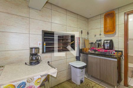 Casa à venda com 476m², 4 quartos e 6 vagas Casa à venda com 476m², 4 quartos e 6 vagasÁrea gourmet