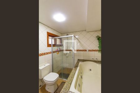 Casa à venda com 476m², 4 quartos e 6 vagas Casa à venda com 476m², 4 quartos e 6 vagasBanheiro da Suíte 2