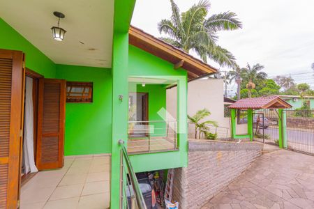 Casa à venda com 476m², 4 quartos e 6 vagas Casa à venda com 476m², 4 quartos e 6 vagasSacada da Sala