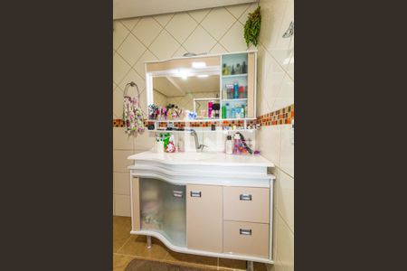 Casa à venda com 476m², 4 quartos e 6 vagas Casa à venda com 476m², 4 quartos e 6 vagasBanheiro da Suíte 2