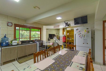 Casa à venda com 476m², 4 quartos e 6 vagas Casa à venda com 476m², 4 quartos e 6 vagasCozinha 2