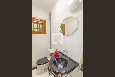 Casa à venda com 476m², 4 quartos e 6 vagas Casa à venda com 476m², 4 quartos e 6 vagasLavabo