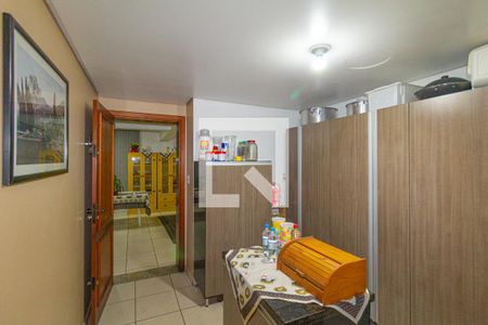 Casa à venda com 476m², 4 quartos e 6 vagas Casa à venda com 476m², 4 quartos e 6 vagasDespensa